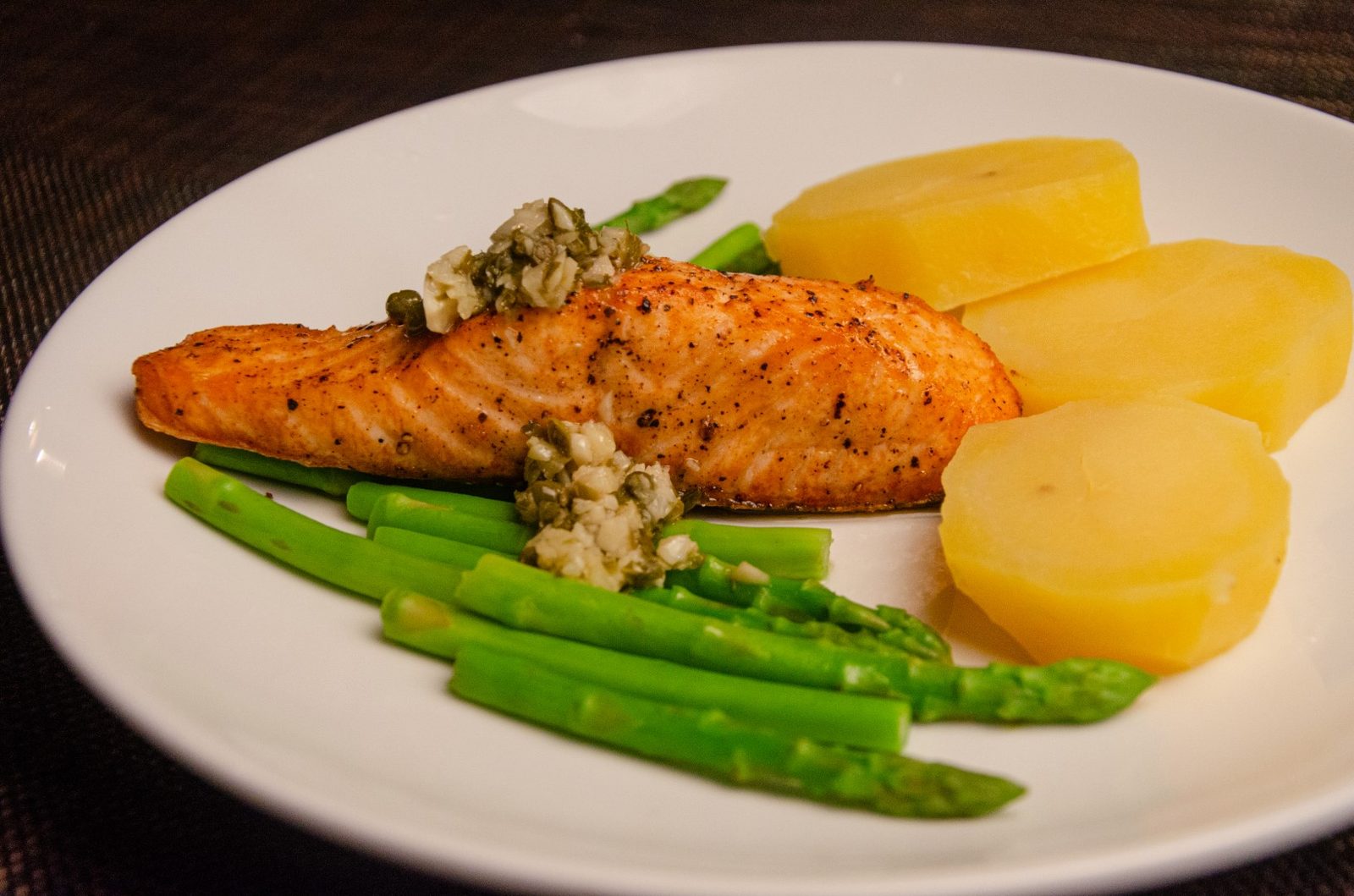 Grilled salmon with asparagus at Albatross Café